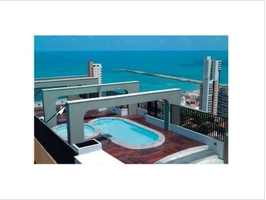COBERTURA COM 02 PISCINAS