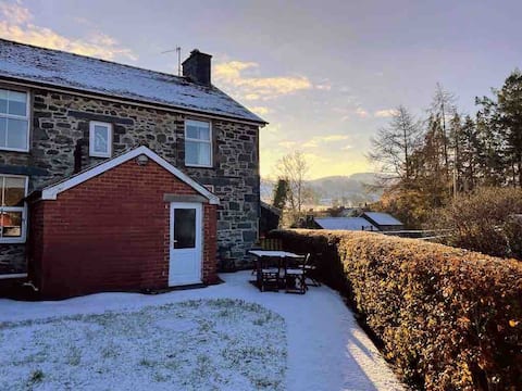Glancoegen - family cottage in south Snowdonia