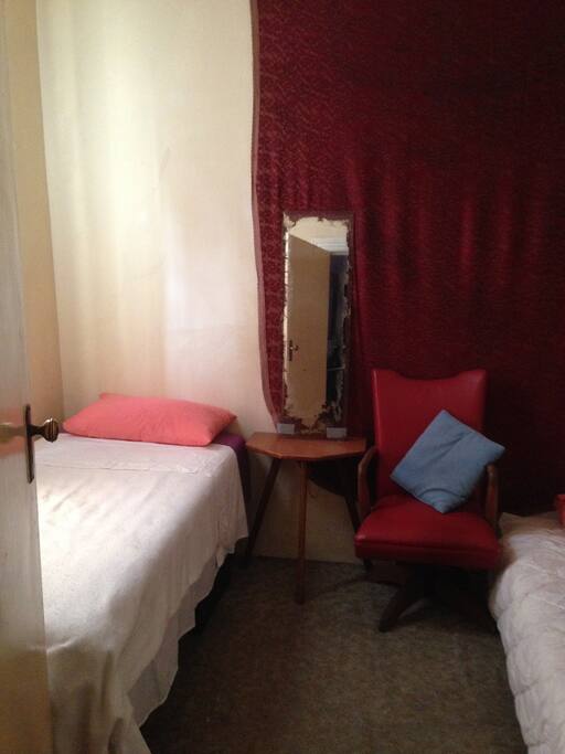 Front downstairs bedroom - 1 single bed + 1 double bed
