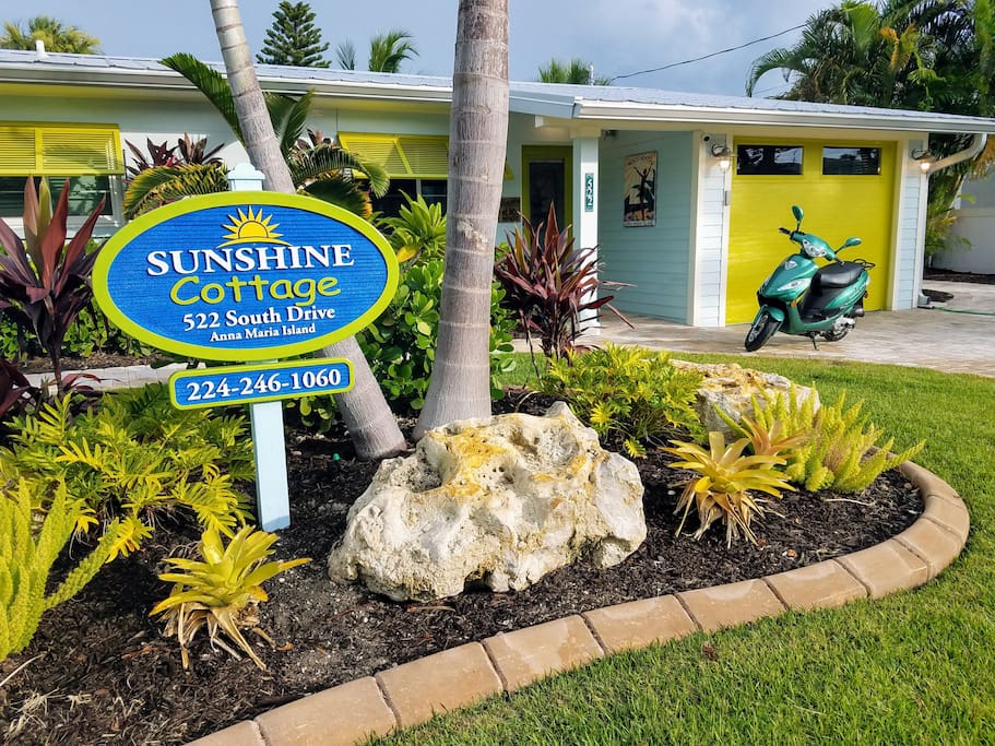 Sunshine Cottage is the only place to stay in Anna Maria City!