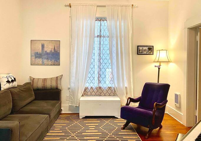 Cozy Victorian Home • Walk to Ladd’s + Top Eats gallery image 3