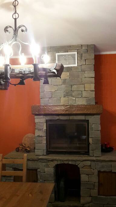 fireplace / camino