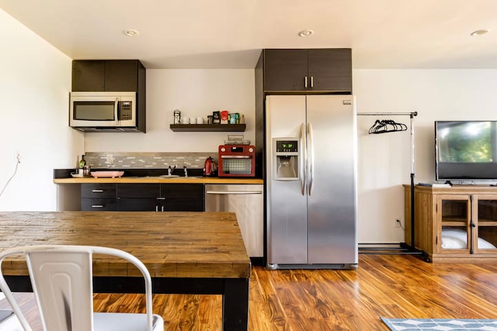 Montlake Private Suite gallery image 4