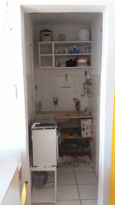 mini cozinha com eletrodomésticos