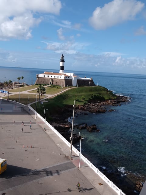 Top Airbnb: Apartment with a view of the Barra Lighthouse. em Bahia