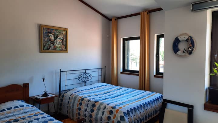 Quarto 1º andar nascente.