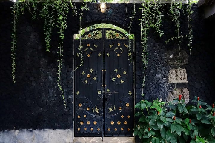 Villa Complex - 5 Bedrooms And 2 Private Pools