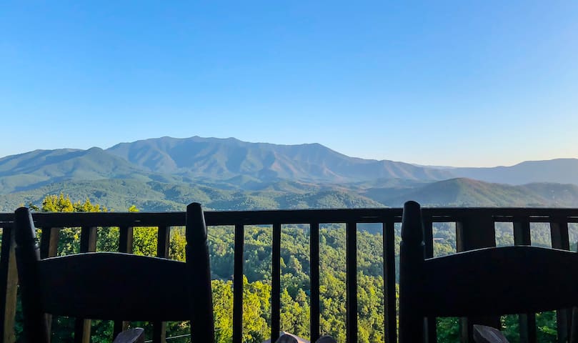 Insane Views GSMNP/Near DwTN Gatlinburg/Hot Tub