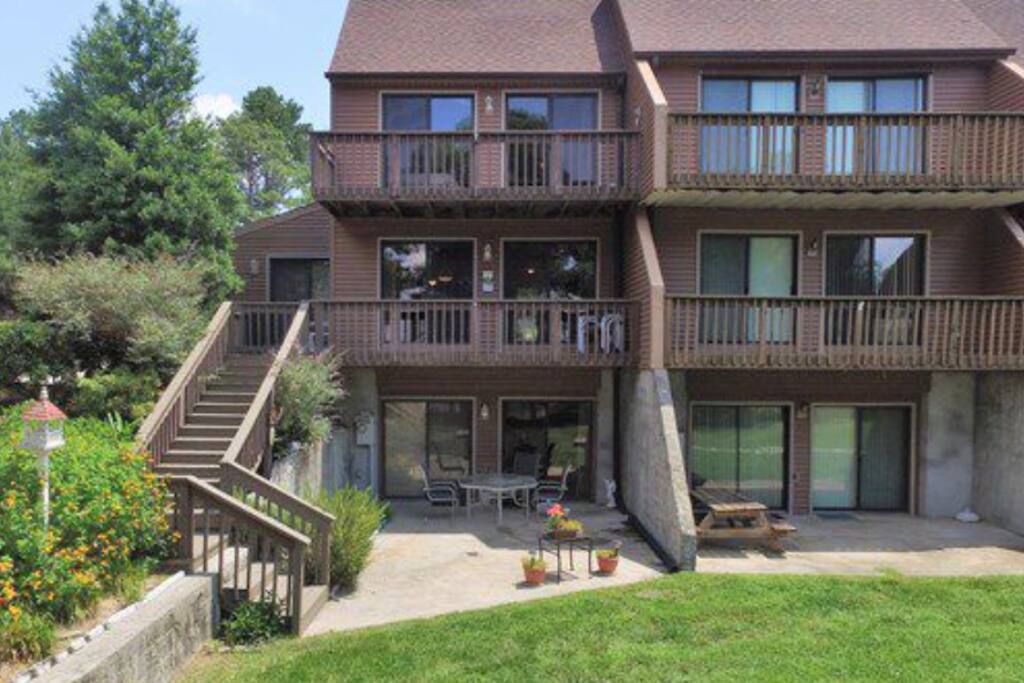 Back view of townhome
