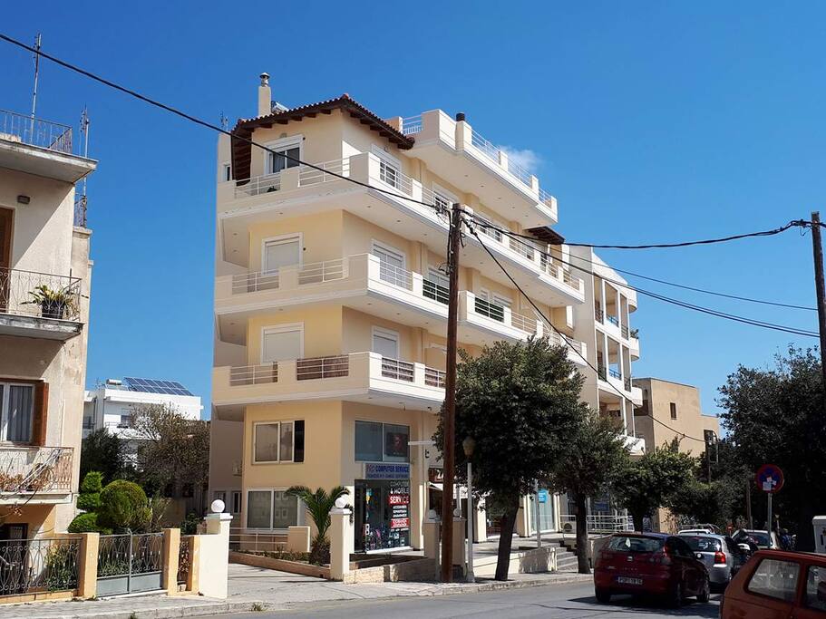 ΕΞΩΤΕΡΙΚΗ ΟΨΗ ΠΟΛΥΚΑΤΟΙΚΙΑΣ
