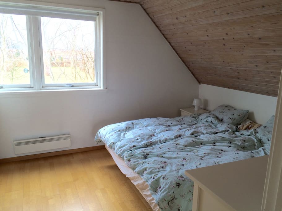 Main bedroom - 2
