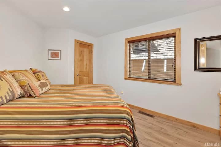 Downstairs bedroom with Queen-sized bed