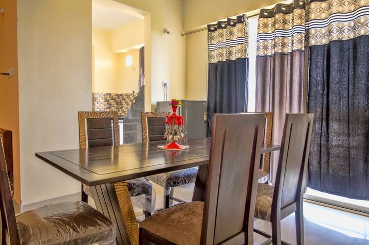 Stylish Home Stay in Rau 2BHK