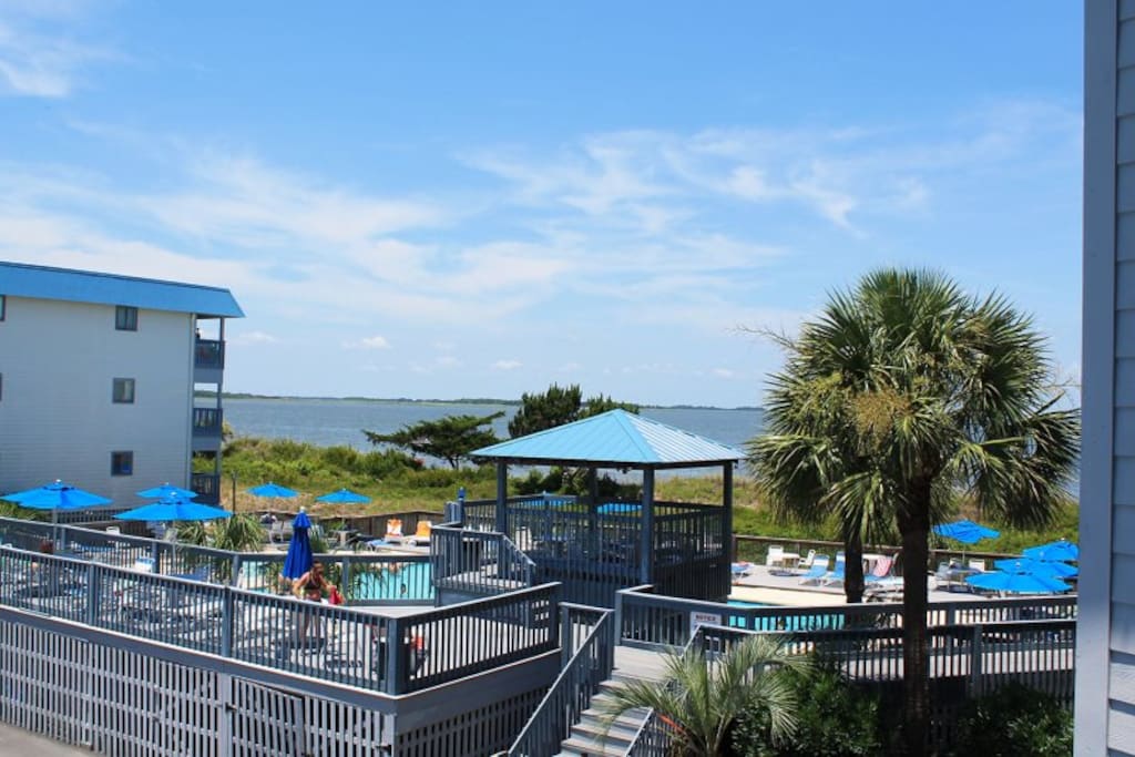 Enjoy watching dolphins in the river, shrimp boats & cargo ships entering & leaving the Port of Savannah, the swimming pool & tennis courts