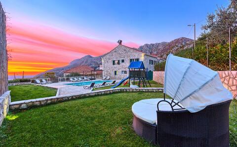 CountryStyle House for 16 people with heated Pool