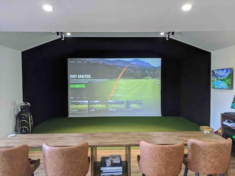 Golfers Dream! Self contained suite.