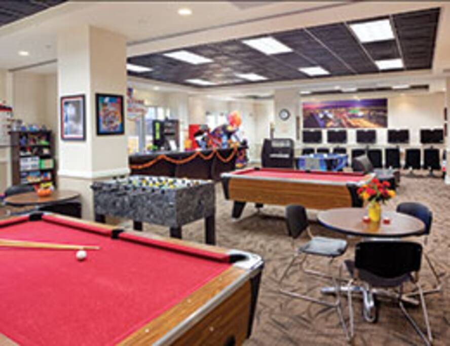 FAMILY GAME ROOM