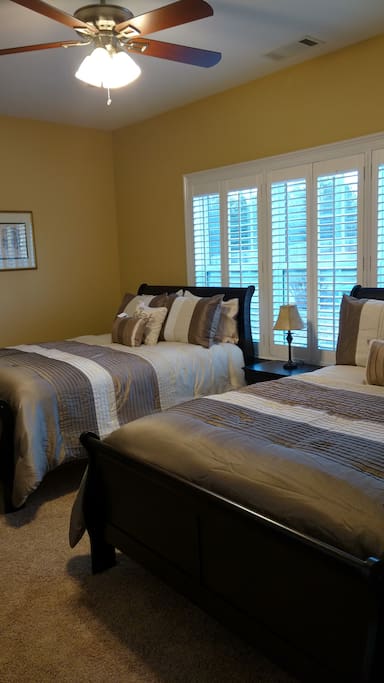 Guest Bedroom (pic. 2)