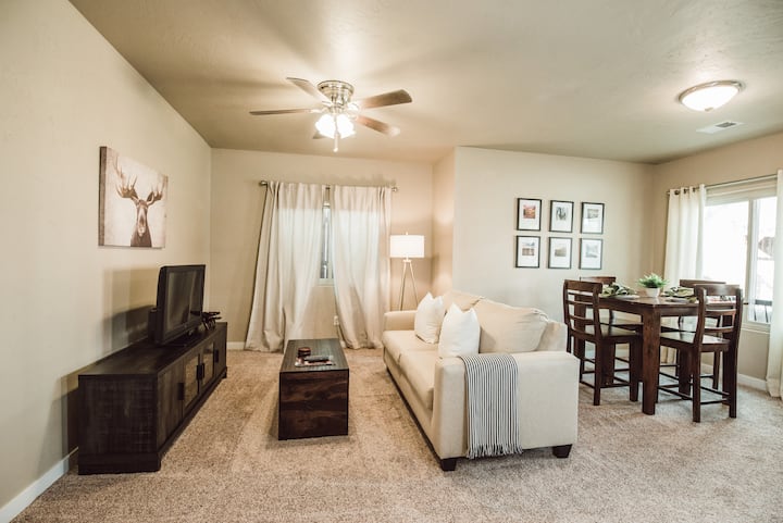 The Gunnison Guesthouse - Grand Junction, CO