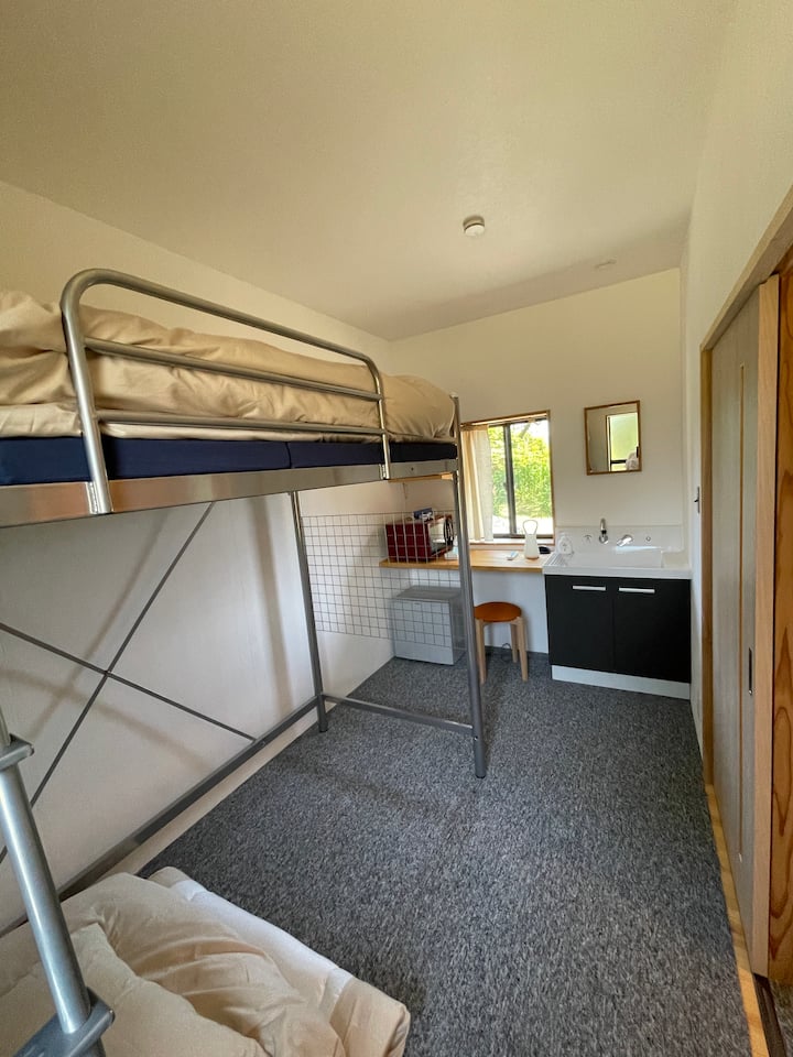 A Tiny Room  "Guest Room 811" On Sado Island - Sado Island