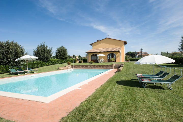 Villa Montevizzano for 5 ALL BILLS INCLUDED