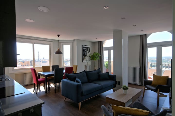 Penthouse in Gran Vía with Terrace to Royal Palace