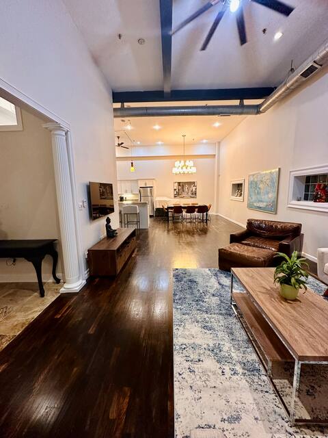 NYC style loft!, 10 mins to NYC, 2 parking avail!