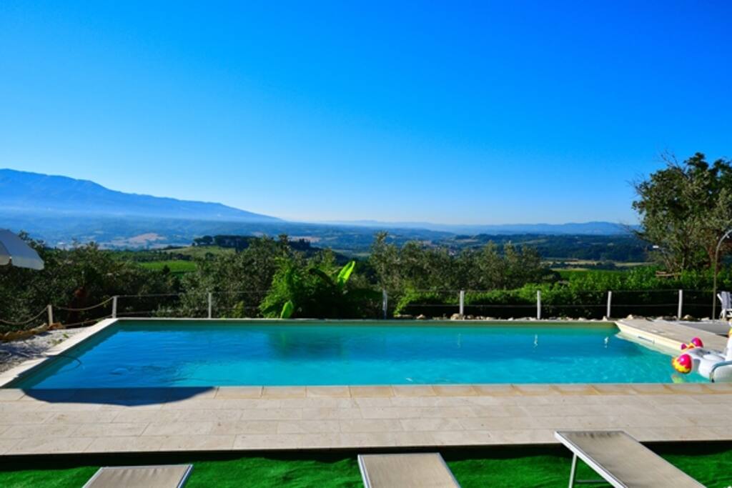 Chiantshire Loft & shared Swimming Pool