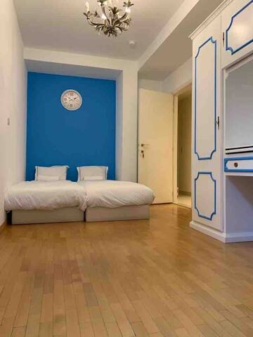 🌼 Lovely two bedroom apartment with free parking gallery image 5