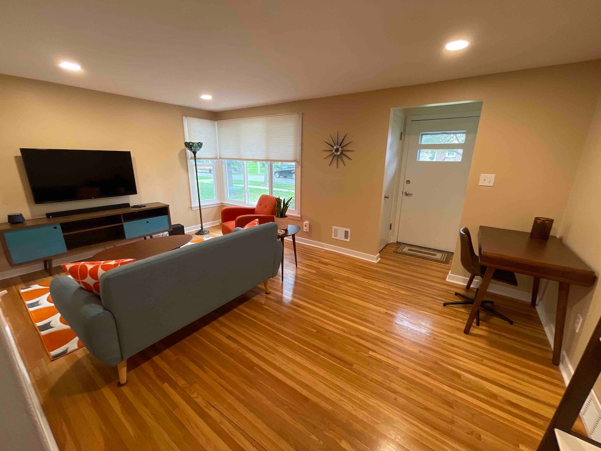 Retrostyled home in the Village of Williamsville Houses for Rent in