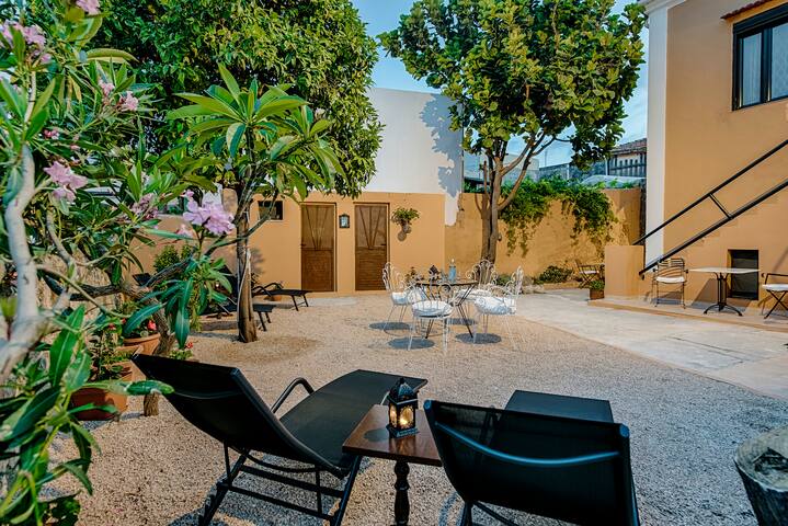 Villa with View, Garden Outdoor Shower & Sunbeds gallery image 2