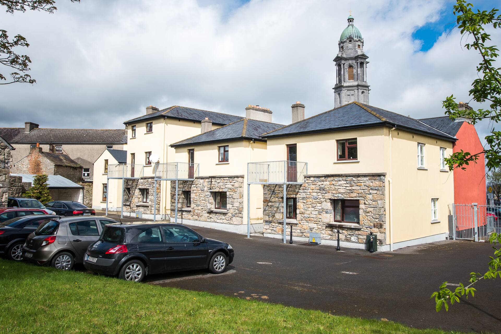 The Cathedral View Longford (Apt 2B)