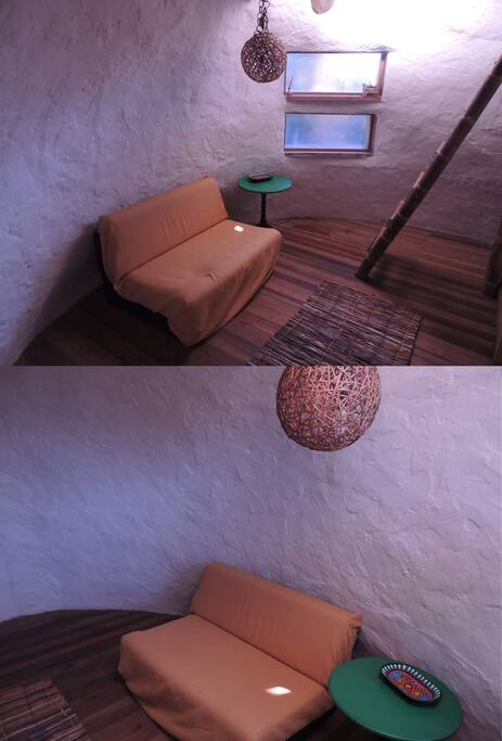 Sala primer piso, sofacama (cabaña)