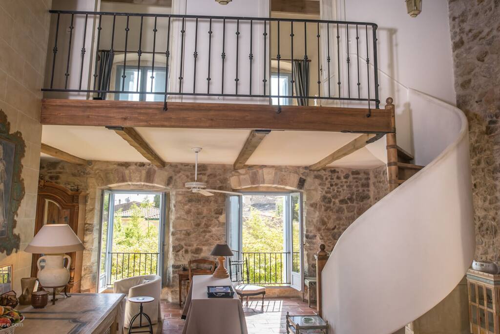 Upstairs looking up towards the bedrooms