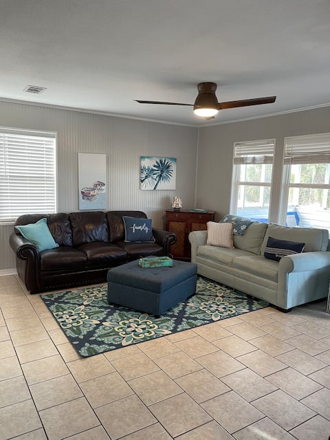 Top Airbnb: Sonoran Mermaid’s Escape in Pensacola / Ferry Pass / Brent