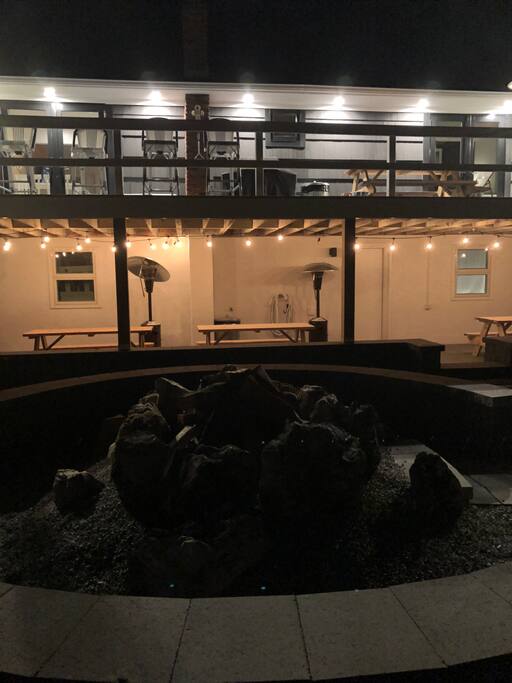 Upper and lower deck with outdoor tables