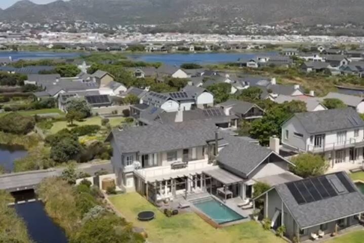 Spacious home with views in Eco Security Estate