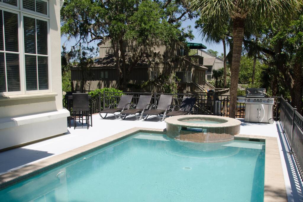 Private elevated pool and hot tub can be heated for an additional cost.