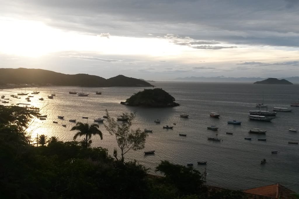 Por do sol visto da montanha que separa a casa do mar (2)