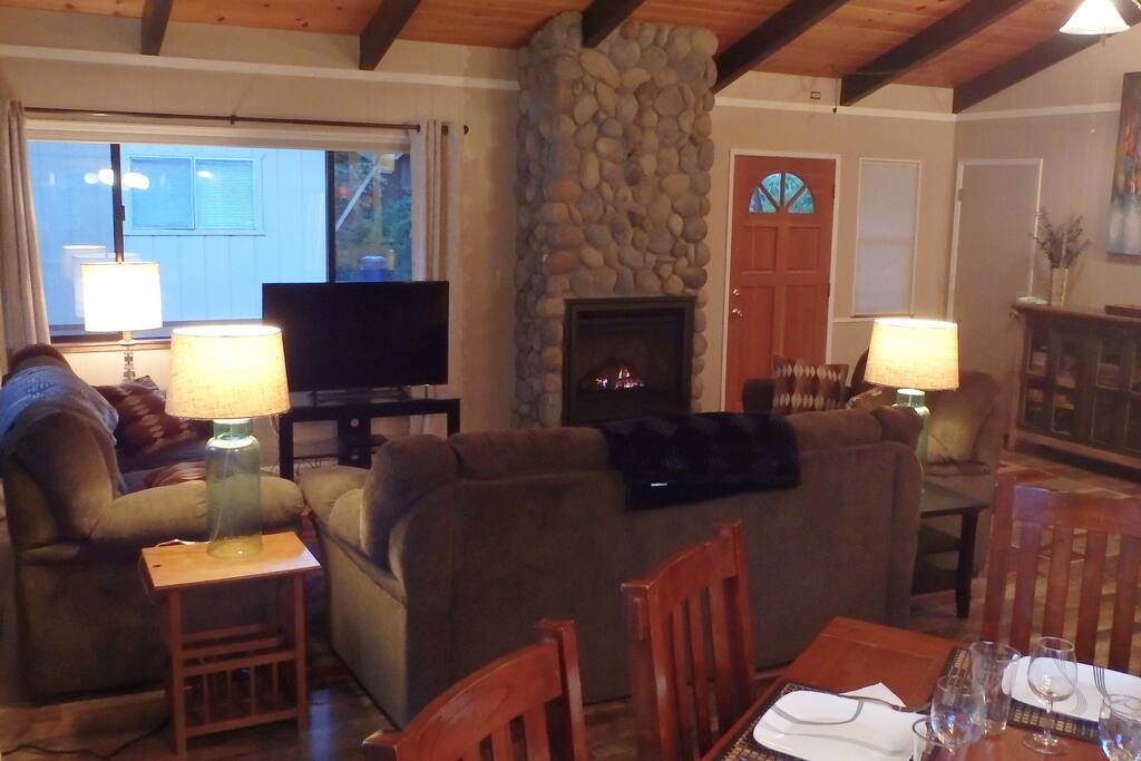 Cozy livingroom.