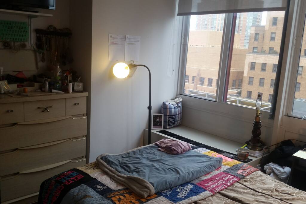Big windows for lots of natural light. Your own heater, which allows you to control the temperature.