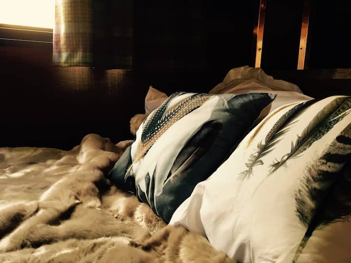 Usteľte si v zabudovanej sane.