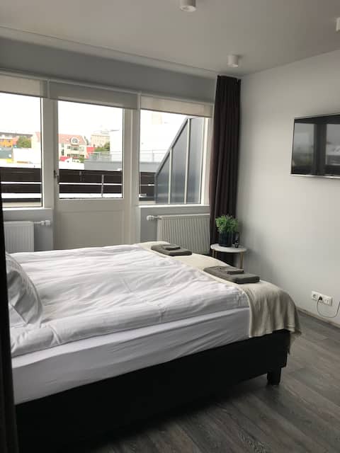 Downtown studio on the main shopping street