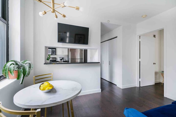 Downtown Two Bedroom gallery image 3