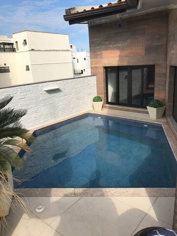 All new Penthouse w Pool and bbq place gallery image 2