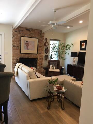 One Story Morning Glory gallery image 5