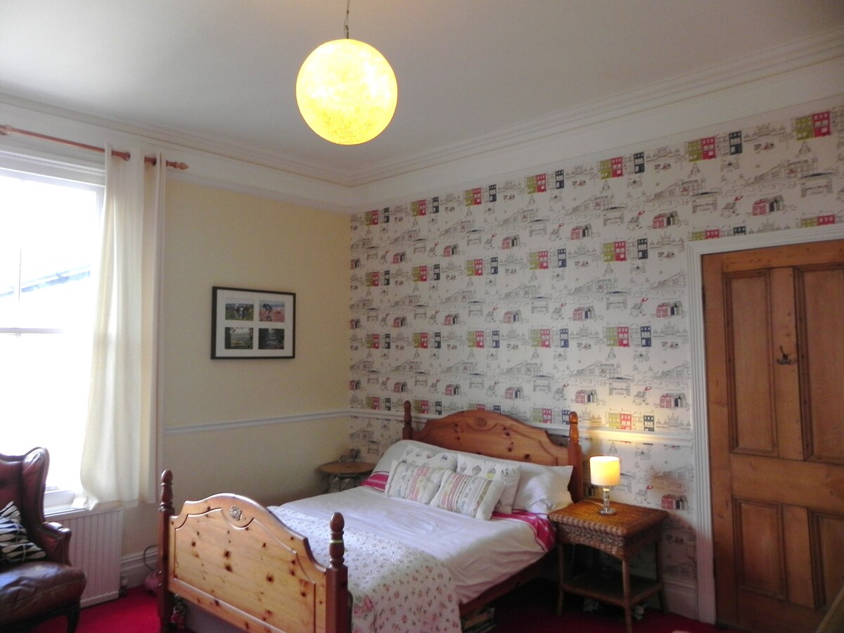 The room sleeps three. A double and a single 