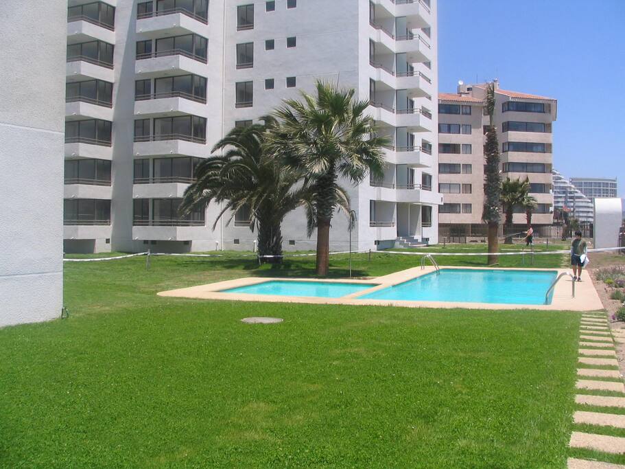 Una de las 2 piscinas