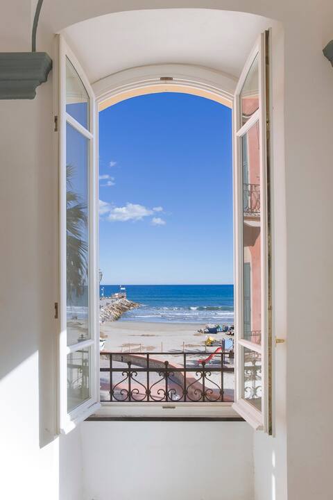 Apartment on the Sea U Barabin