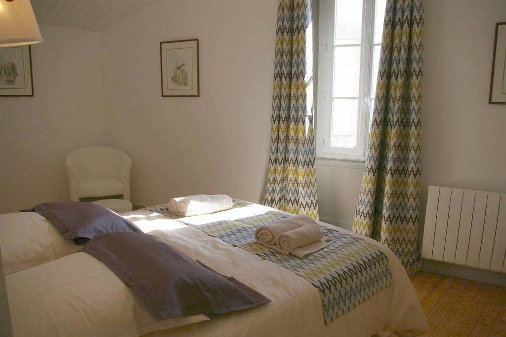 chambre lit Queen size